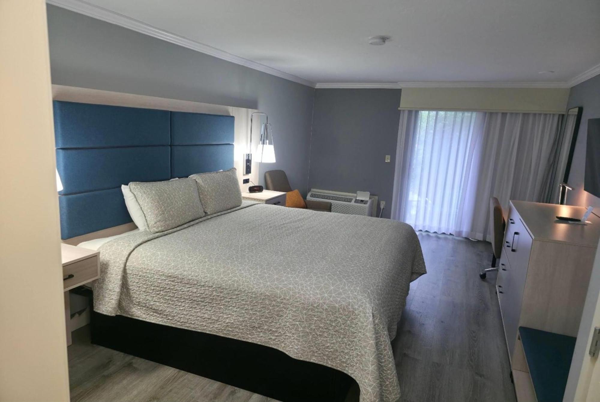 Seasons Resort, Trademark Collection By Wyndham 2* South Yarmouth