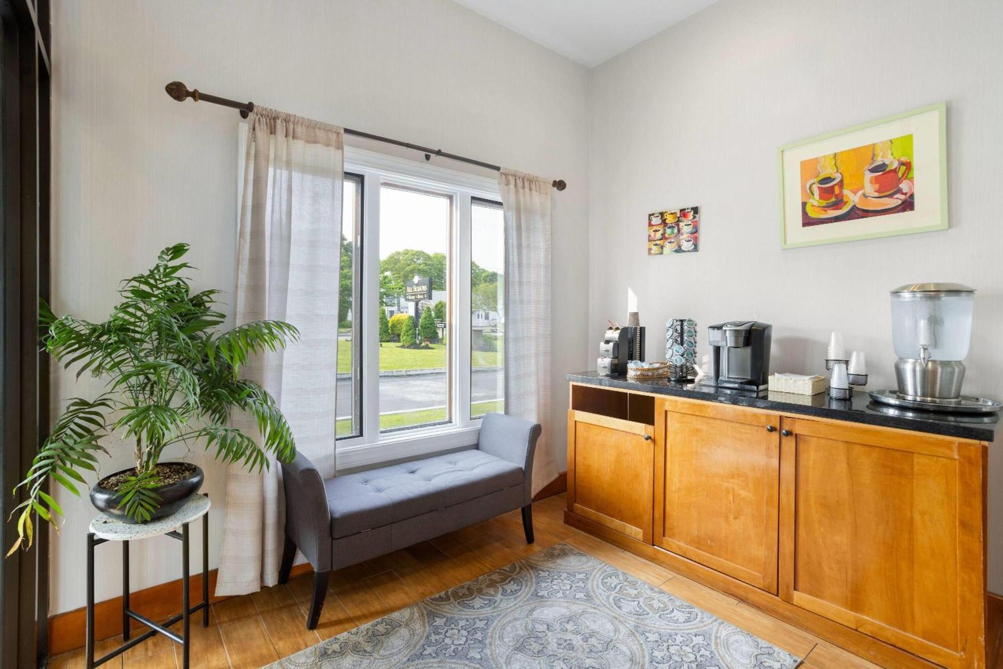 Hotel Seasons Resort, Trademark Collection By Wyndham South Yarmouth