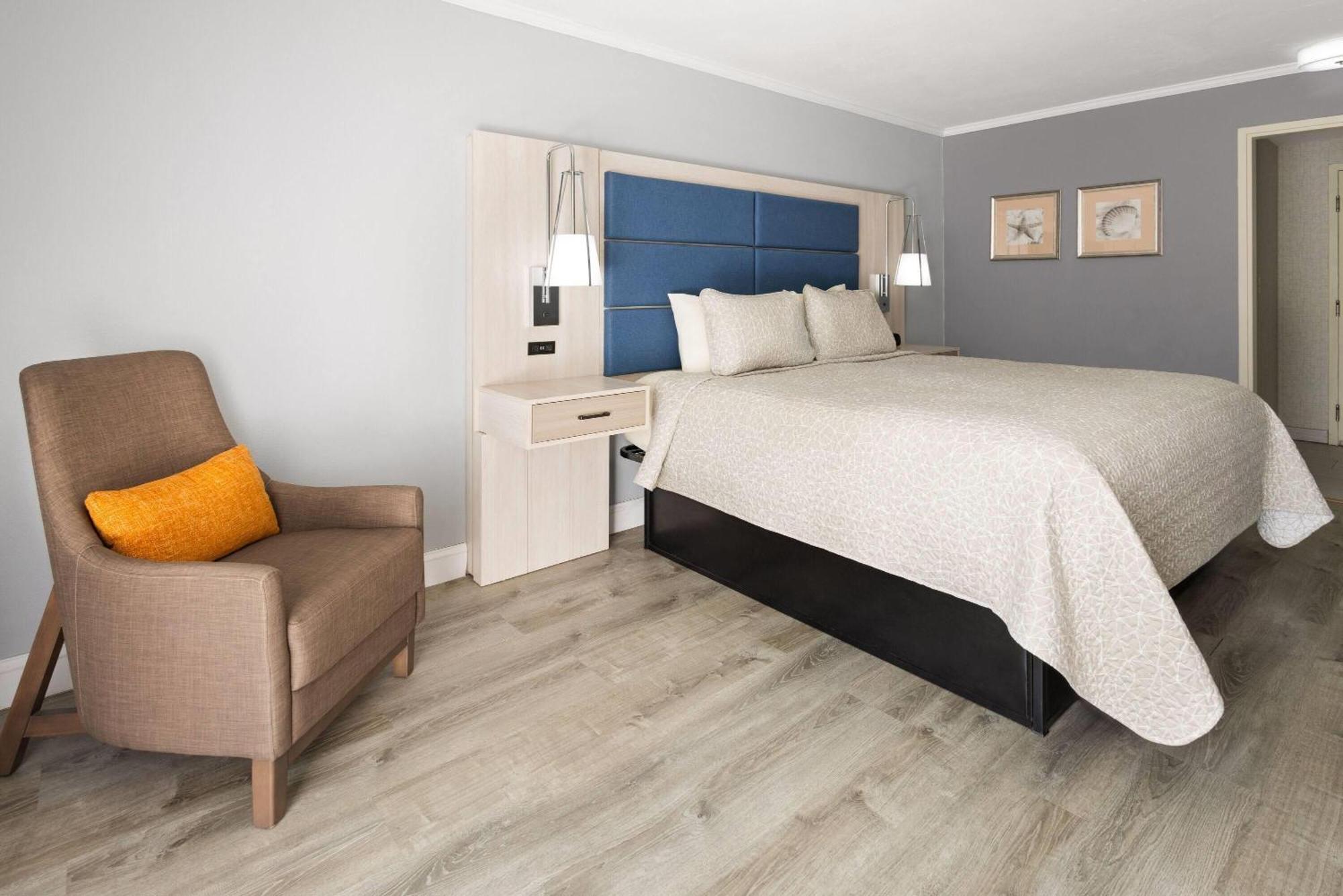 Seasons Resort, Trademark Collection By Wyndham 2* South Yarmouth