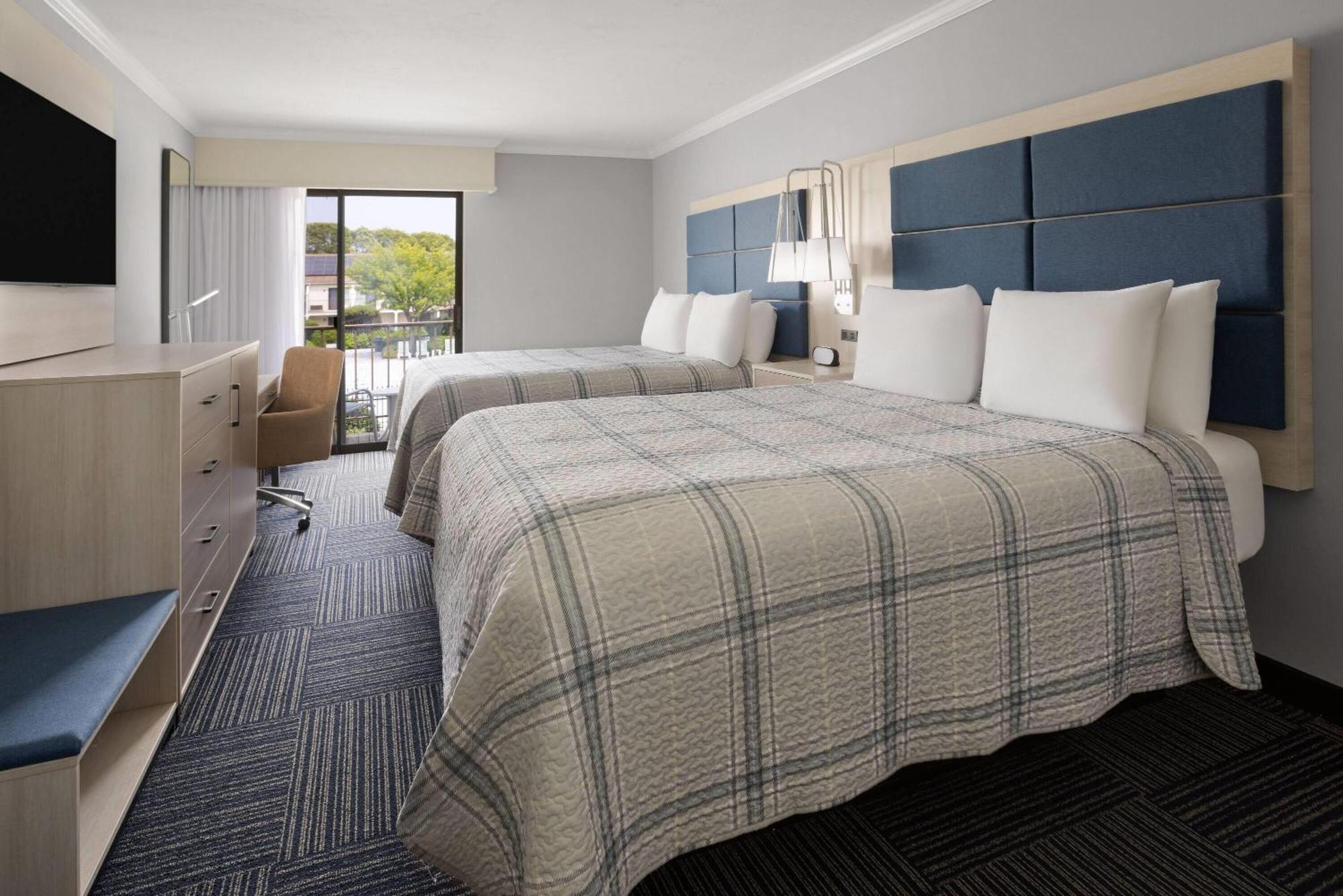 Hotel Seasons Resort, Trademark Collection By Wyndham 2*