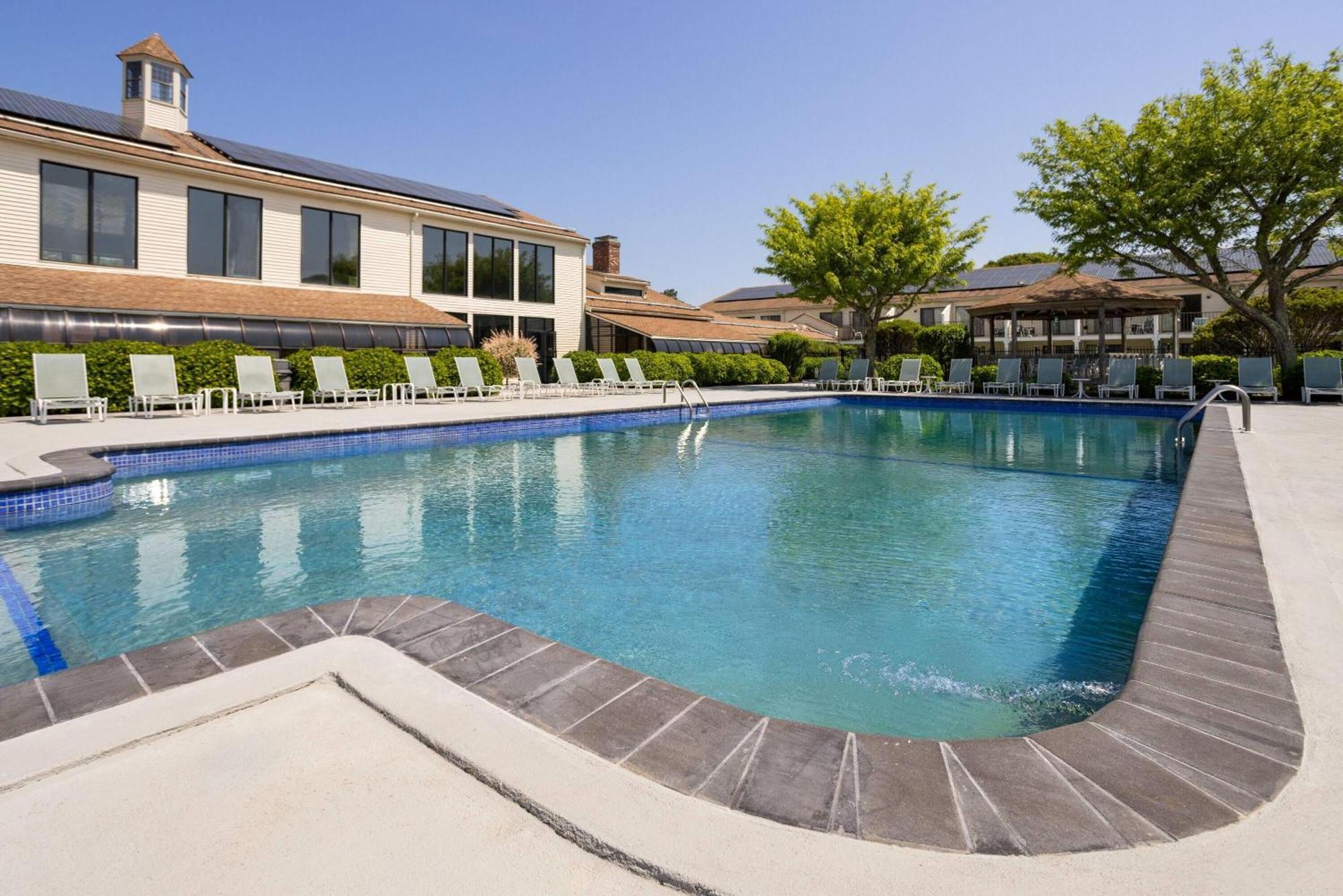 Seasons Resort, Trademark Collection By Wyndham Hotel